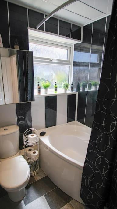 3 Bed, Parking Inc 15 Percent Off For Monthly Stays Westoe Exterior foto